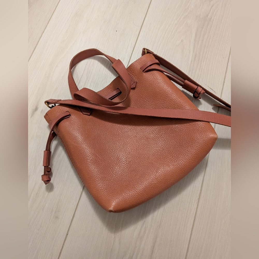 Madewell Small Drawstring Transport Leather Crossbody - Antique Rose 🌹 - Picture 13 of 16